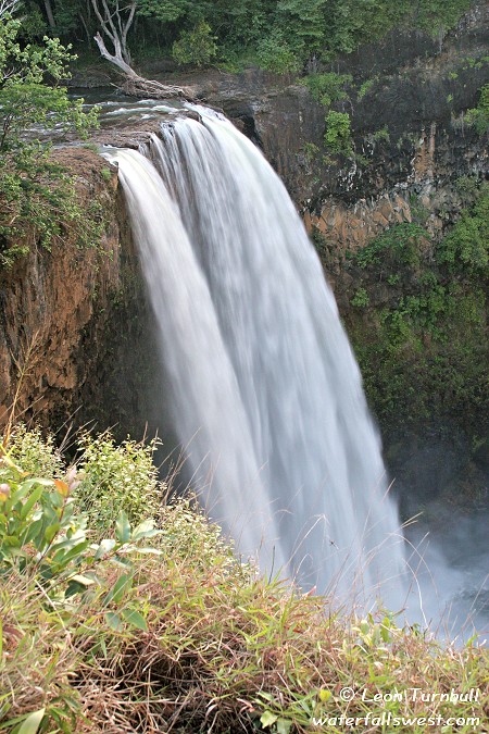 Image 1 of 2<br />Wailua Falls at high flow